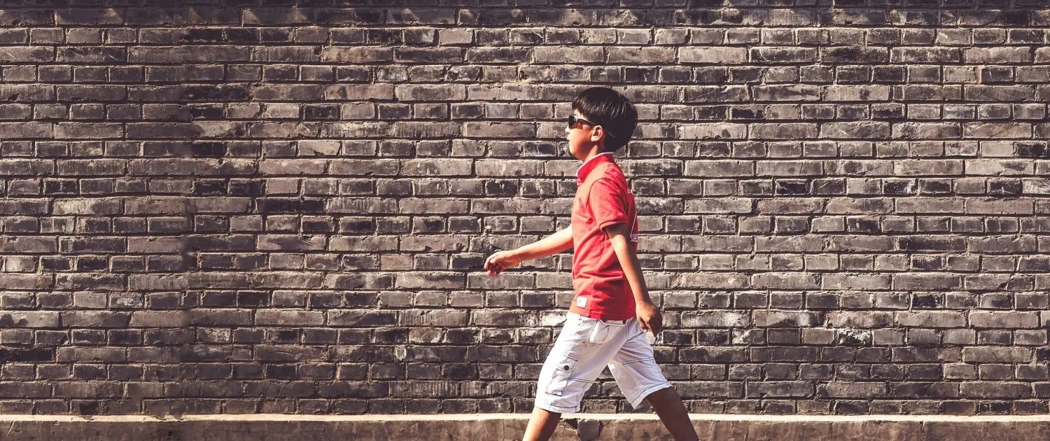 S'asseoir droit avec les épaules en arrière - Tuteurcps